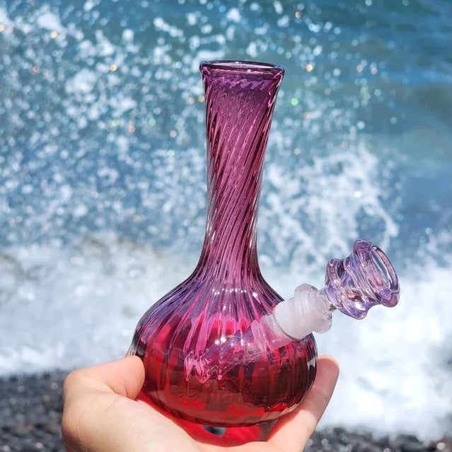 Acrylic vs Glass Bongs: Pros and Cons for Retailers in 2025